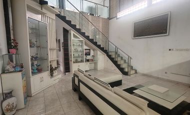 DIJUAL RUMAH MEWAH SIAP HUNI LOKASI STRATEGIS DEPAN POM BENSIN