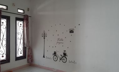 Tingkat 2 Lantai, Kokoh dan Terawat, Murah, Posisi Strategis