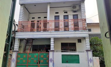 Tingkat 2 Lantai, Kokoh dan Terawat, Murah, Posisi Strategis