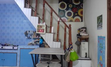 Tingkat 2 Lantai, Kokoh dan Terawat, Murah, Posisi Strategis