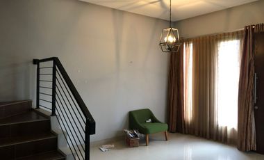 DISEWAKAN Townhouse BINTARO pet friendly semi furnished, tangerang