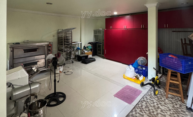 Rumah 2 Lantai Gang Sampurna MT Haryono, Balikpapan