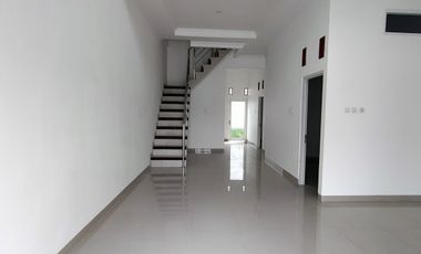 Rumah Baru 2 Lantai  Siap Huni di Semarang Timur