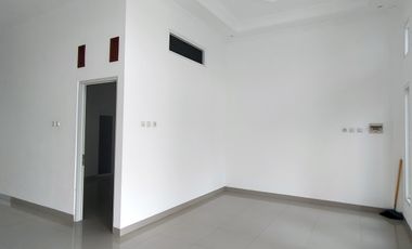 Rumah Baru 2 Lantai  Siap Huni di Semarang Timur