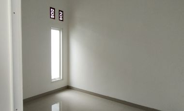 Rumah Baru 2 Lantai  Siap Huni di Semarang Timur