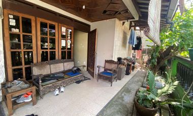 Rumah Luas Nyaman Nuansa Vintage Manahan Solo