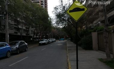 Estacionamiento en Venta en Cerca de Las Hualtatas y Andrés de Vera