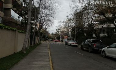 Estacionamiento en Venta en Cerca de Las Hualtatas y Andrés de Vera