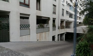 Estacionamiento en Venta en Cerca de Las Hualtatas y Andrés de Vera