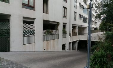 Estacionamiento en Venta en Cerca de Las Hualtatas y Andrés de Vera