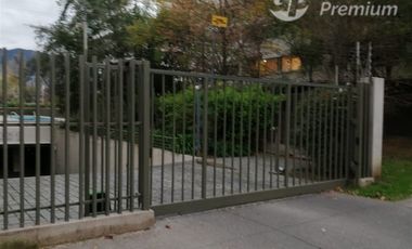 Estacionamiento en Venta en Cerca de Las Hualtatas y Andrés de Vera