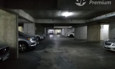 Estacionamiento en Venta en Cerca de Las Hualtatas y Andrés de Vera