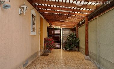 Casa en Venta en Santa Estela 2458