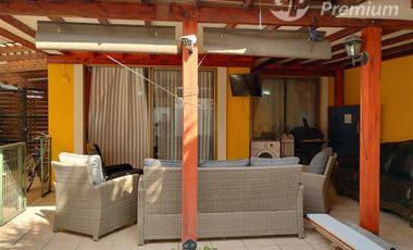 Casa en Venta en Santa Estela 2458