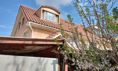 Casa en Venta en Santa Estela 2458