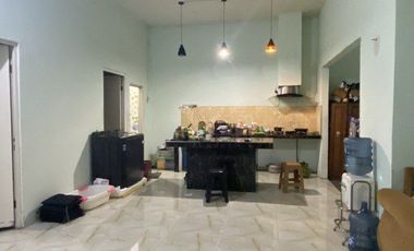 MURAH HOOK Luas 136 Rumah Depan Taman Dekat Pondok Ungu Bekasi Babelan