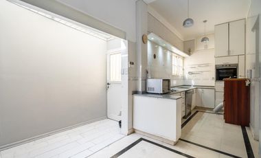 Casa en lote propio -  Villa Pueyrredon - 6 dormitorios - jardin - quincho - cochera