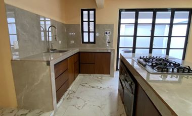 Casa en venta en Leandro Valle Poligono en MERIDA YUCATAN