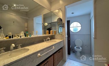 Exc. Casa 5 Amb. con Fondo, Piscina y Ascensor