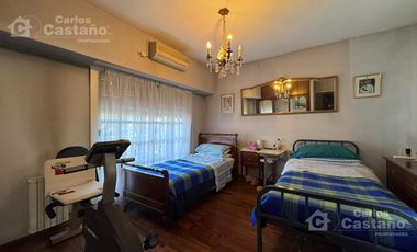 Exc. Casa 5 Amb. con Fondo, Piscina y Ascensor