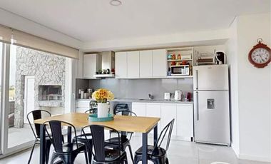 Casa en venta - 2 Dormitorios 2 Baños - Cochera - 95Mts2 - Pinamar