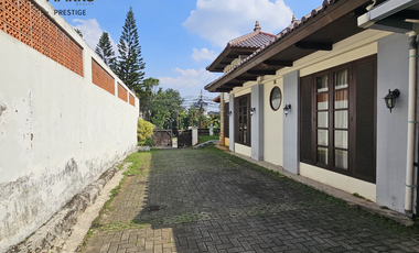 DIJUAL 2 RUMAH UNTUK HUNIAN DAN KANTOR EX STUDIO REKAMAN LOKA INDAH