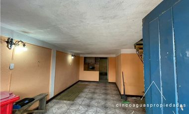 Casa con local comercial a pasos de Mall Plaza Norte