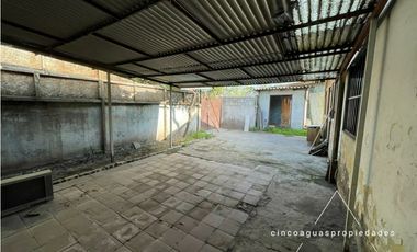 Casa con local comercial a pasos de Mall Plaza Norte