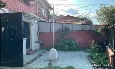 Casa con local comercial a pasos de Mall Plaza Norte