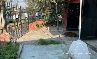 Casa con local comercial a pasos de Mall Plaza Norte