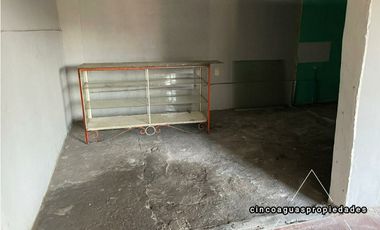 Casa con local comercial a pasos de Mall Plaza Norte