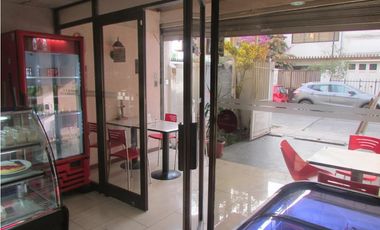 Casa adaptada para centro de oficinas o restaurante