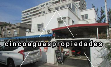 Casa adaptada para centro de oficinas o restaurante