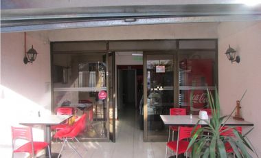 Casa adaptada para centro de oficinas o restaurante