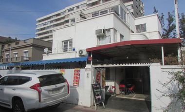 Casa adaptada para centro de oficinas o restaurante