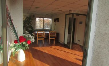 Casa adaptada para centro de oficinas o restaurante