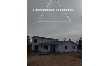 Parcela con gran casa en construcción en Foresta de Zapallar