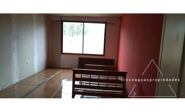 Parcela con gran casa en construcción en Foresta de Zapallar