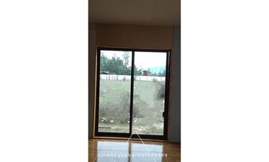 Parcela con gran casa en construcción en Foresta de Zapallar