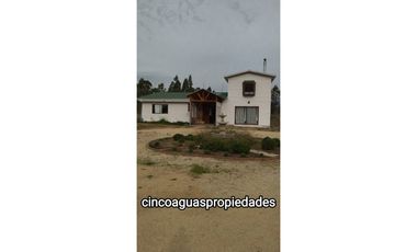 Parcela con gran casa en construcción en Foresta de Zapallar