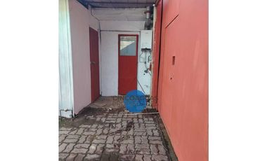 Galpón, bodega con casa y local comercial