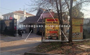 Casa con local comercial en Las Condes