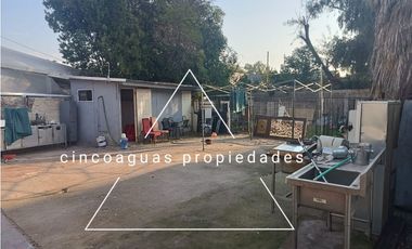 Casa con local comercial en Las Condes