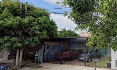 Casa en venta - 3 Dormitorios 1 Baño - Cocheras - 415Mts2 - Berazategui