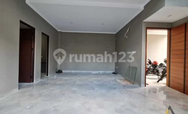 Dijual Rumah Baru Gress Minimalis Strategis Solo Baru Luas 167m2