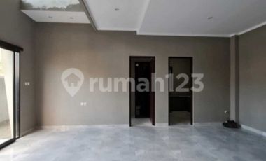 Dijual Rumah Baru Gress Minimalis Strategis Solo Baru Luas 167m2