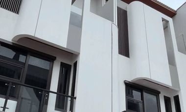 Rumah 3 Lantai SHM Akses Lega Strategis Lokasi Premium Tengah Jakarta