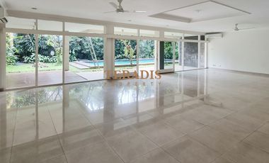 DISEWAKAN RUMAH DI KAWASAN KEMANG