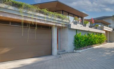 Villa Mewah Dekat Pantai dengan Pemandangan Laut di Sanur Bali