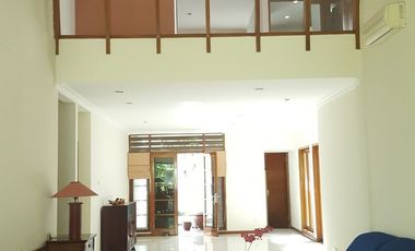 Disewakan Rumah Nyaman di Komplek di Cipete Selatan